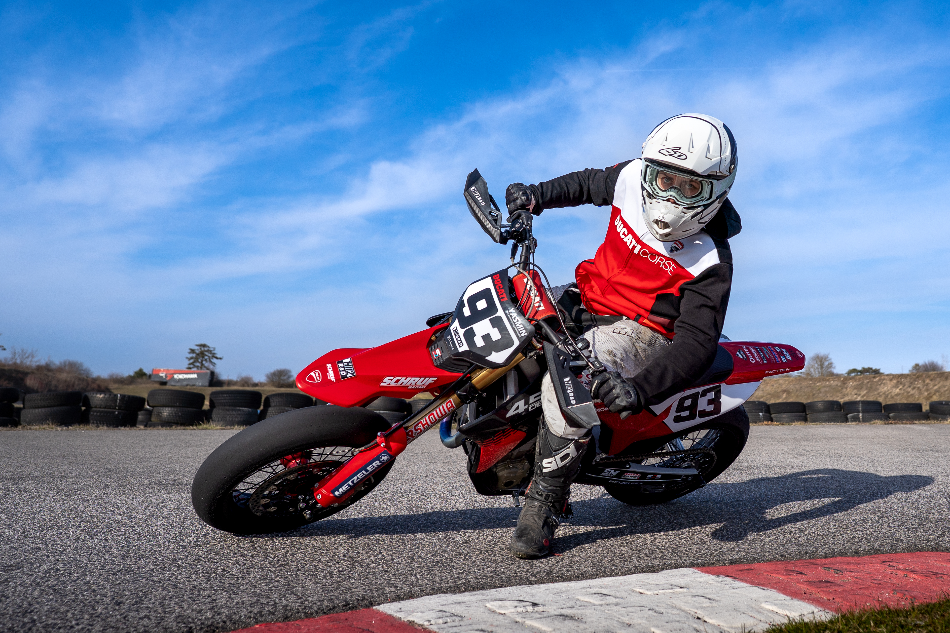 Motorsport All-in-One – Beispielbild